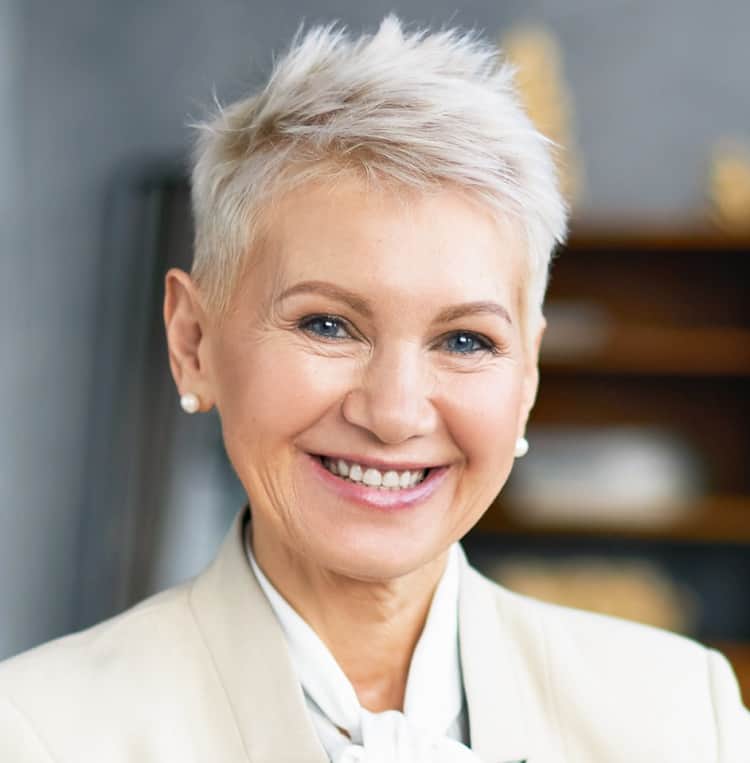 12 Common Hair Mistakes That Make Women Look Older